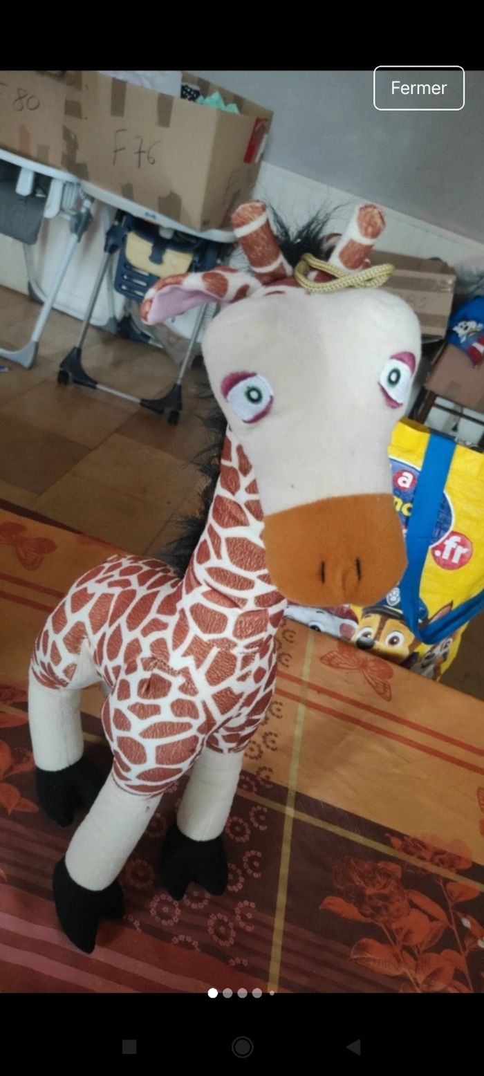 Très belle peluche girafe j45