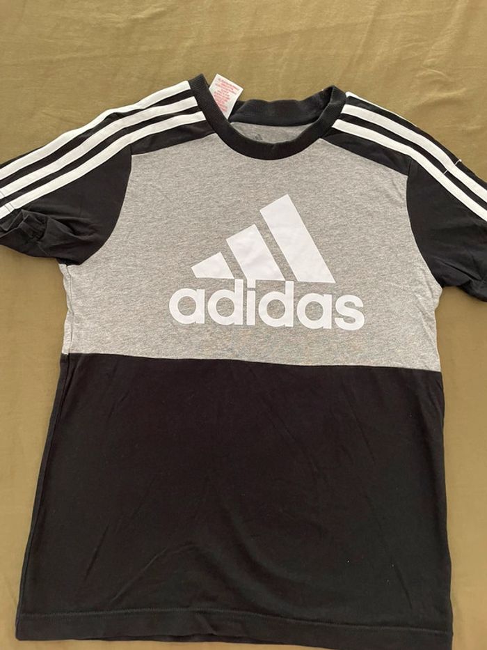 T-shirt Adidas gris & noir 12 ans
