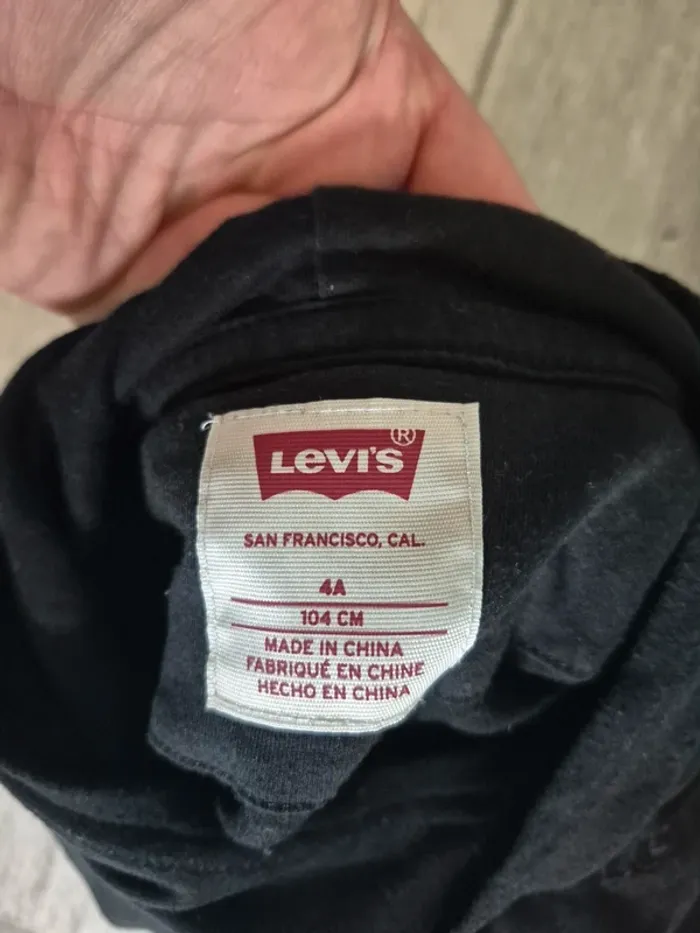Pull Levi's taille 4 ans - photo numéro 3