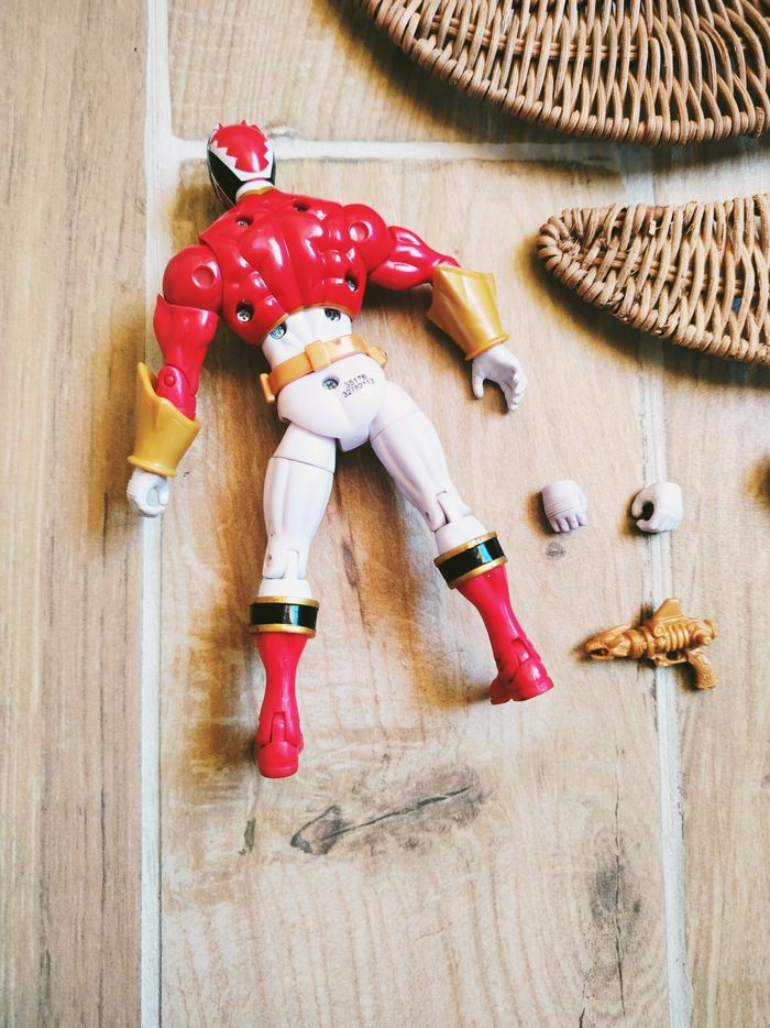 🙅 Power rangers megaforce armored figurine du ranger rouge avec pistolet et mains amovibles - photo numéro 2