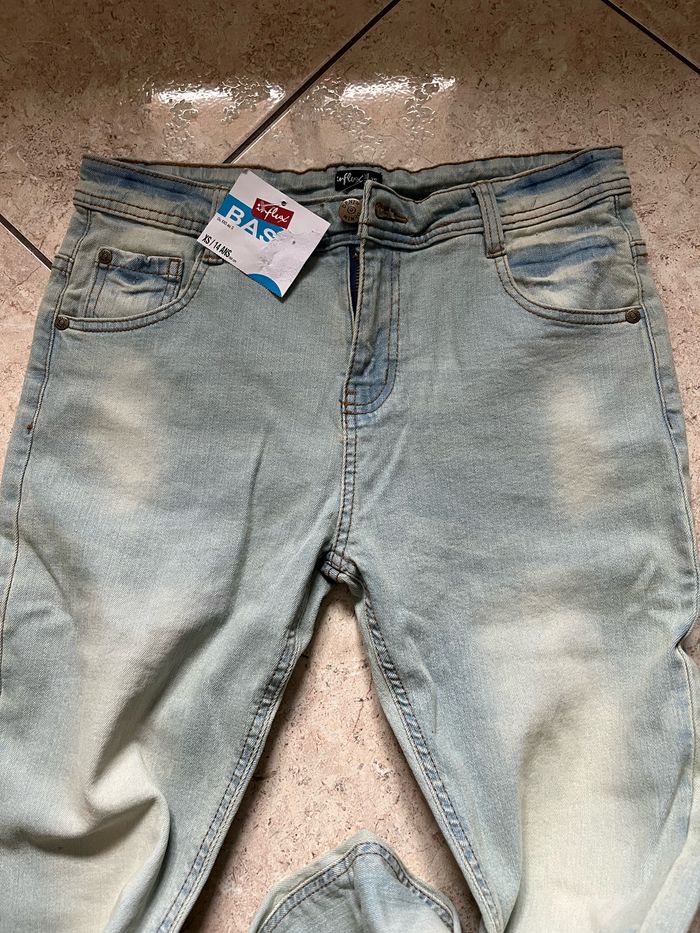 Jean neuf - photo numéro 2