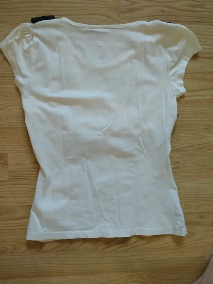 Haut 2 en 1 :  Tee shirt blanc et boléro noir. Femme. Kiabi. 
Taille M - photo numéro 8