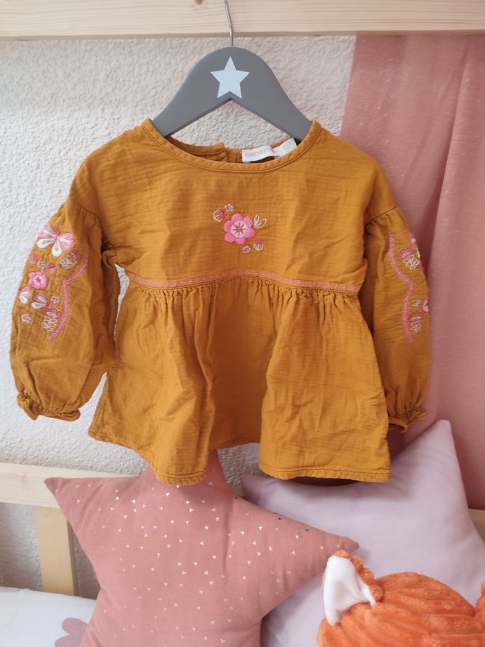 Tunique/Blouse Moutarde - Motif fleur - 23 mois - Très bon état - Orchestra - photo numéro 2