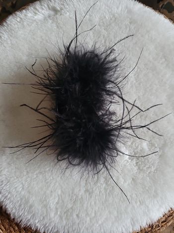 Pince plume, toute douce noir