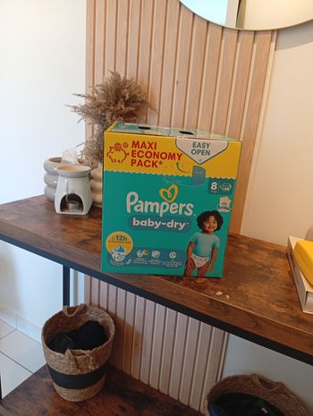 Maxi format pampers baby dry taille 8