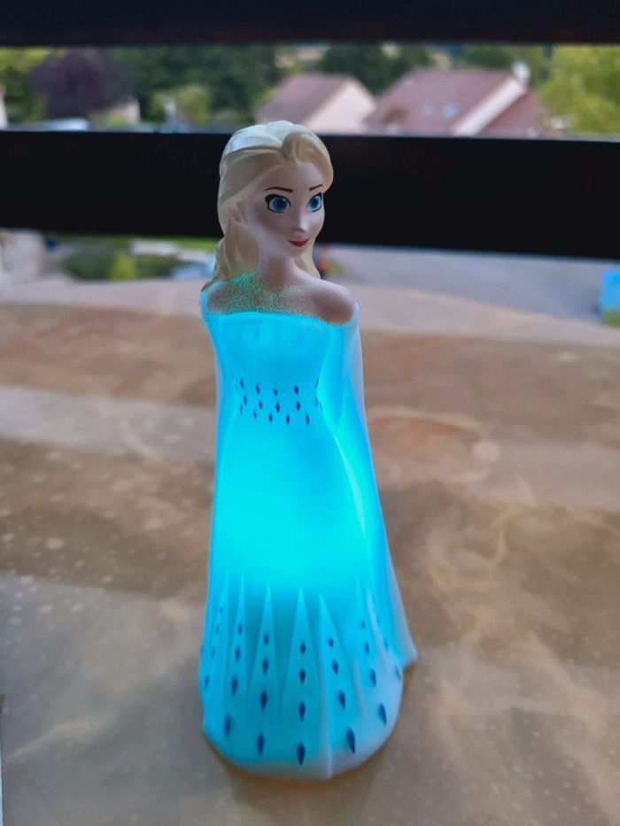 Figurine lumineuse La reine des neiges - photo numéro 5