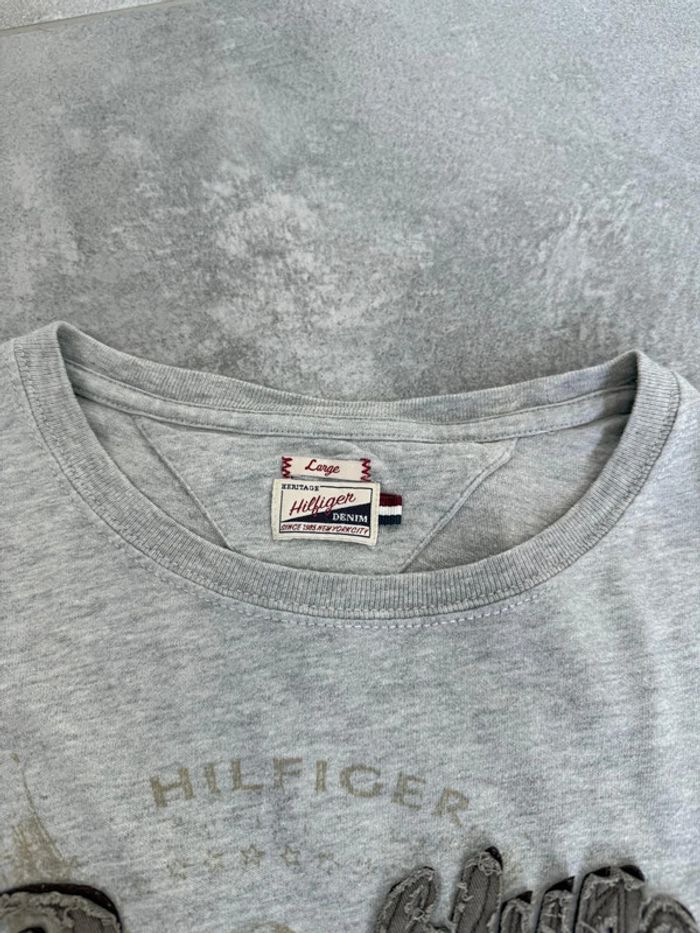 T-shirt Hilfiger Denim homme gris taille L très bon état - photo numéro 4