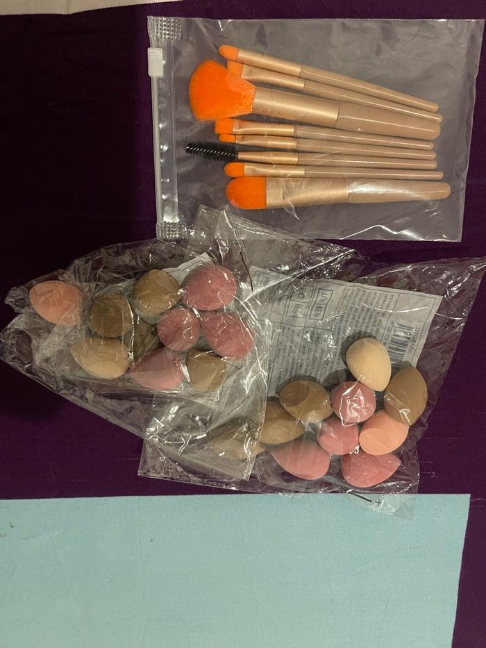 Pinceau et éponge à maquillage