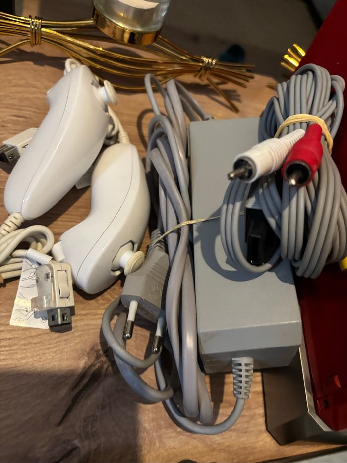 Console Nintendo Wii rouge édition super Mario Bros - photo numéro 4