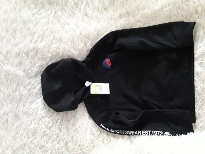 SWEAT À CAPUCHE NIKE NEUF TAILLE 8-10 ANS - photo numéro 5
