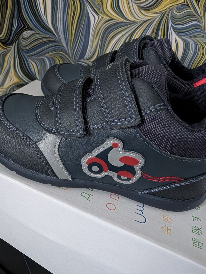 Chaussures garçon. Taille 24. Semelle intérieure en cuir. Neuf. Geox - photo numéro 4