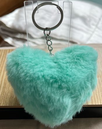 Porte clé coeur fausse fourrure