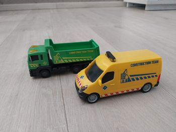 Lot de 2 camions de chantier 
