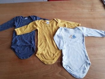 Lot 3 bodies 6 mois