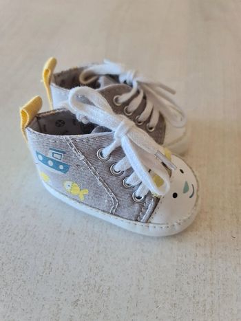 Première chaussure naissance