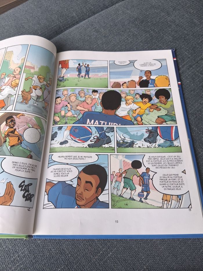 Academy la BD officielle - photo numéro 6