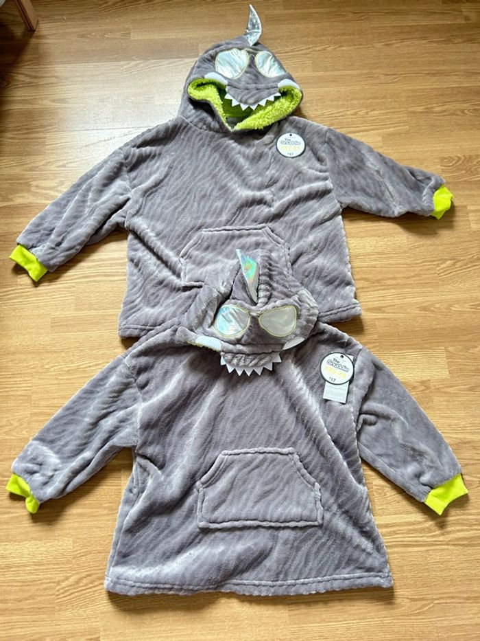Lot de deux snoodie 3-6 ans neufs