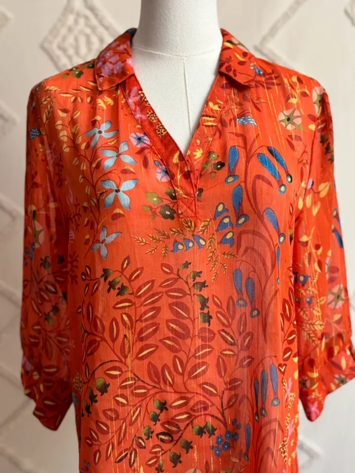 Blouse orange transparente motifs floraux dorés – Sarah John Paris – 36 St tropez Ibiza - photo numéro 2