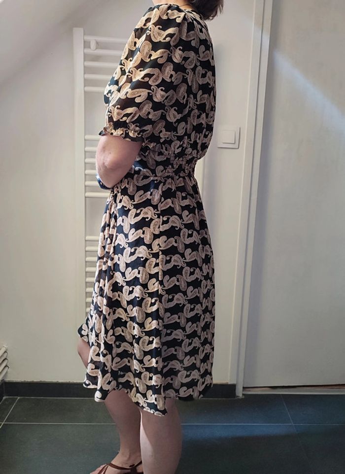 Robe cintrée taille 3 - photo numéro 3
