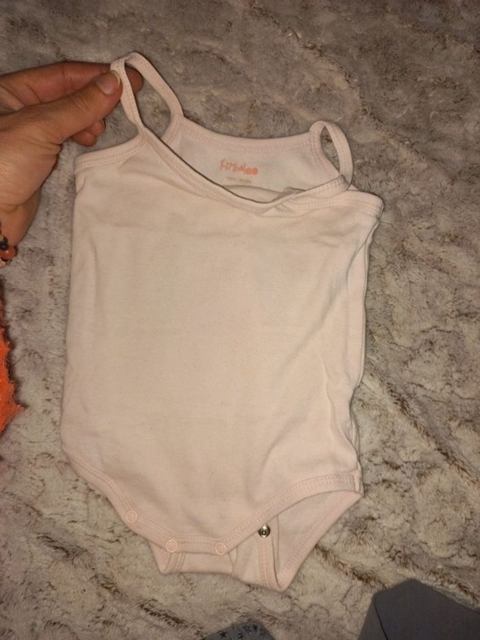 Lot 2 body 18-24 mois - photo numéro 3