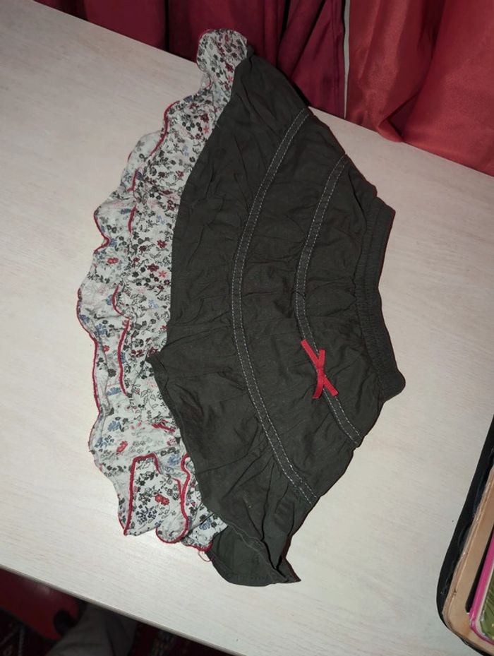 Jupe toute saison 2 ans grise blanche rouge a fleurs - photo numéro 2