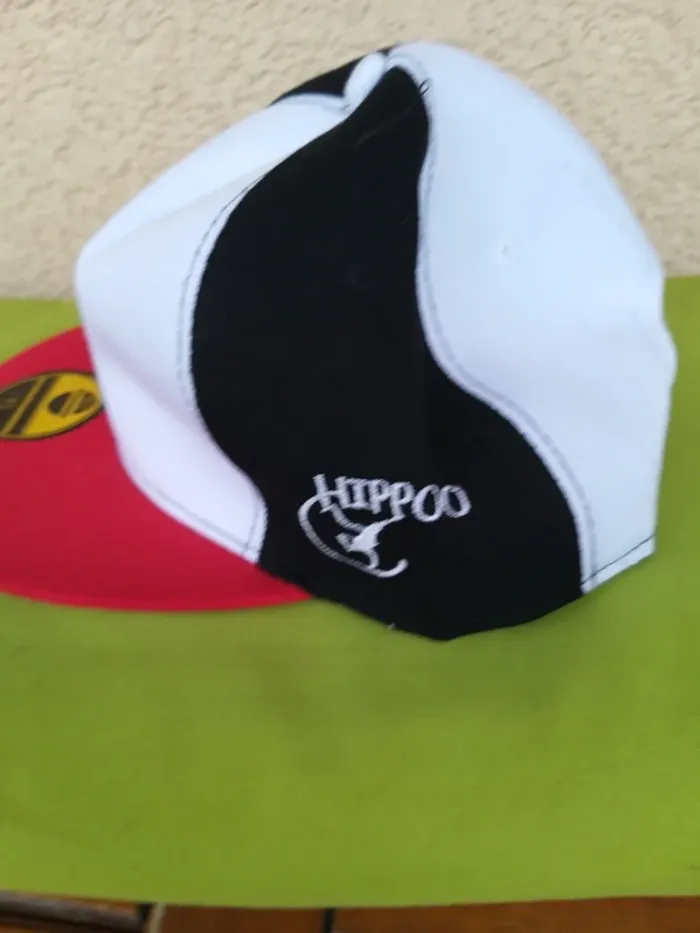 Casquette blanche et rouge - photo numéro 3
