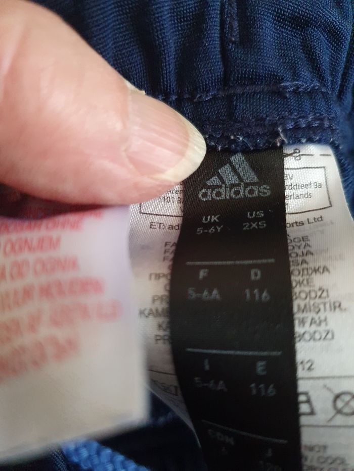 Pantalon Adidas 5/6 ans - photo numéro 4