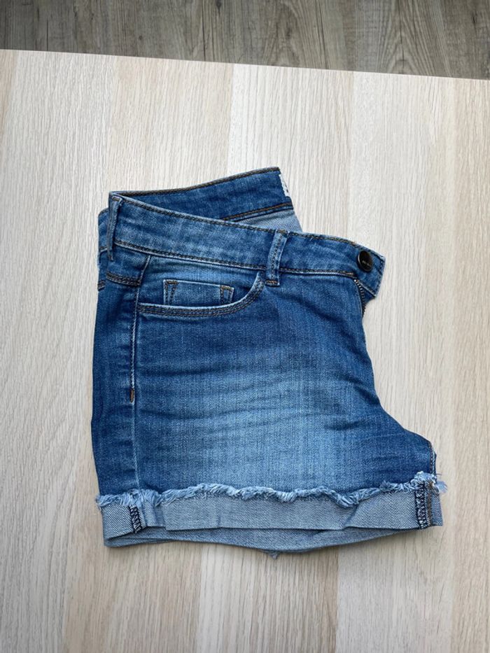 Short Bizzbee - photo numéro 2