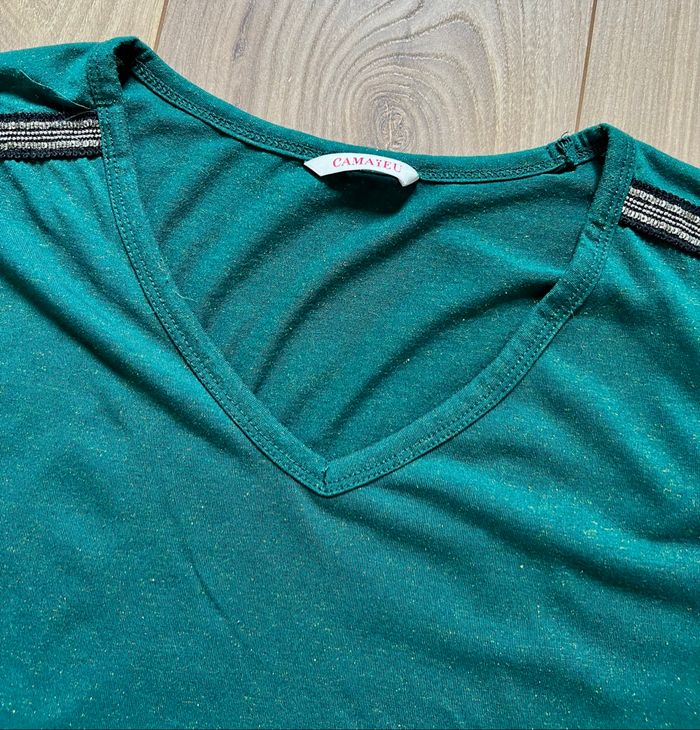 T-shirt vert avec épaules perlées & effet pailleté - Camaïeu - photo numéro 3