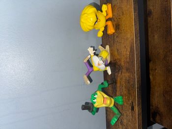 Figurines