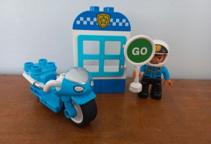 Moto de police Lego Duplo - photo numéro 10