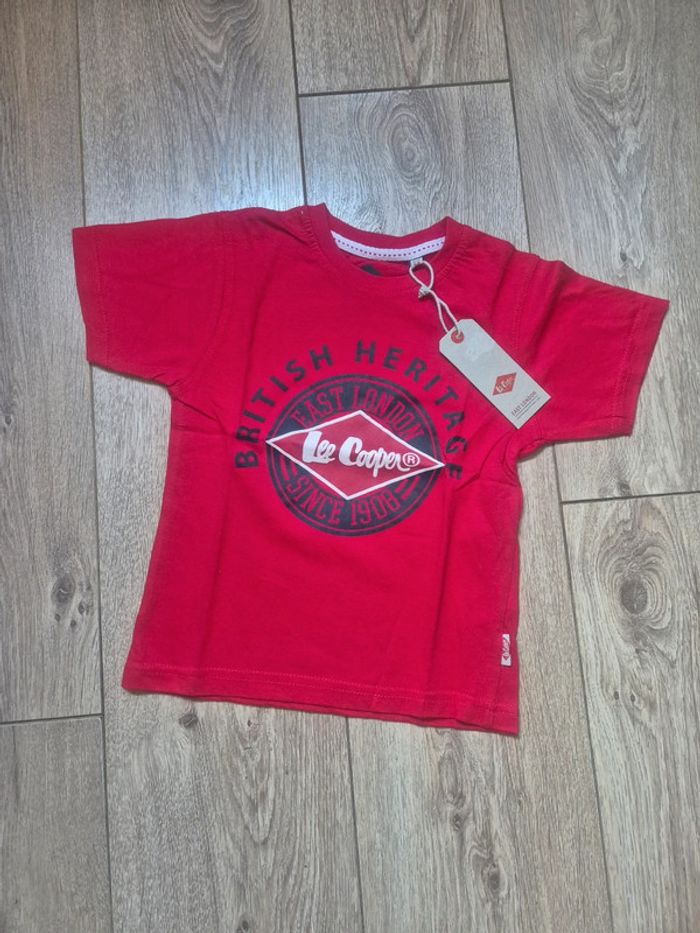 Tee-shirt MC "lee cooper" rouge 5 ans neuf avec étiquette
