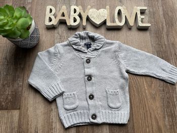 - Gilet Kiabi    - 6 mois  - Très bon état