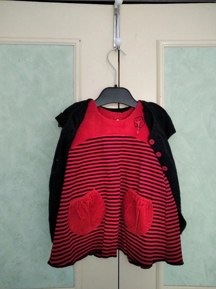 Robe rouge + gilet 18 mois - photo numéro 3