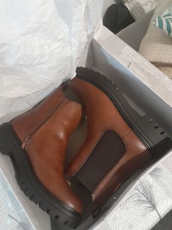 Bottines neuves camel 39