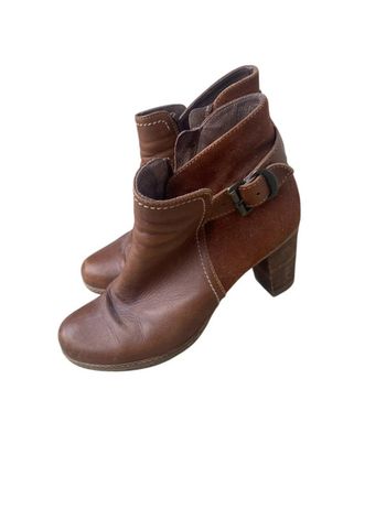 Bottines à talon marron en cuir taille 37