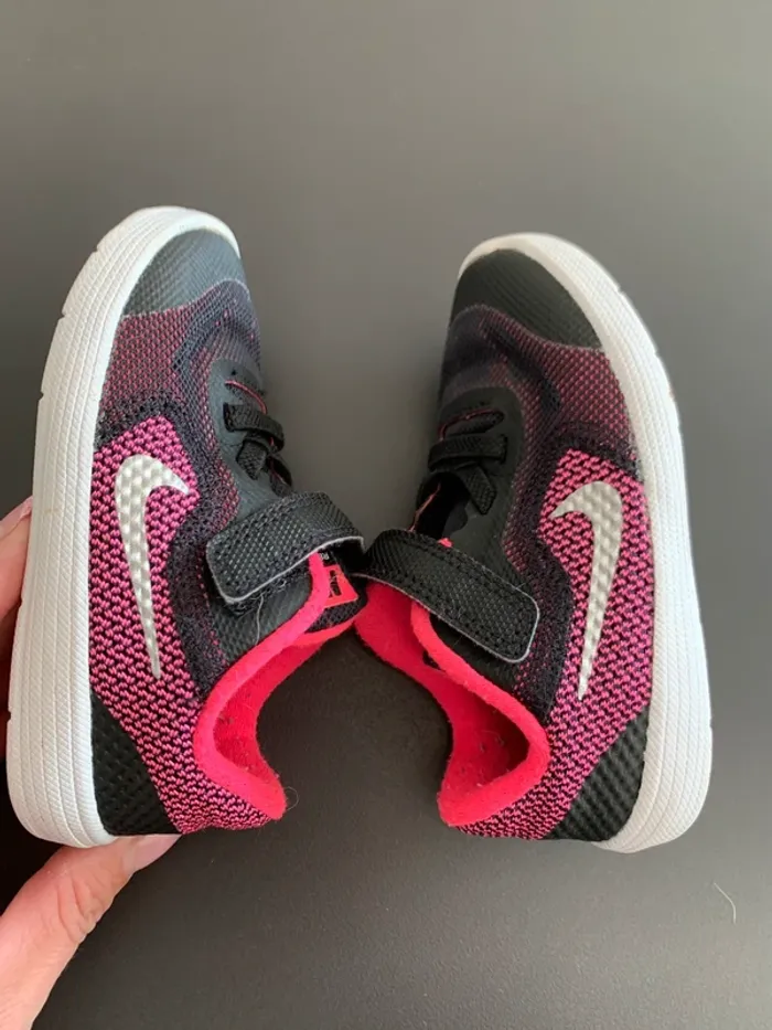 Basket Nike taille 23,5 - photo numéro 5