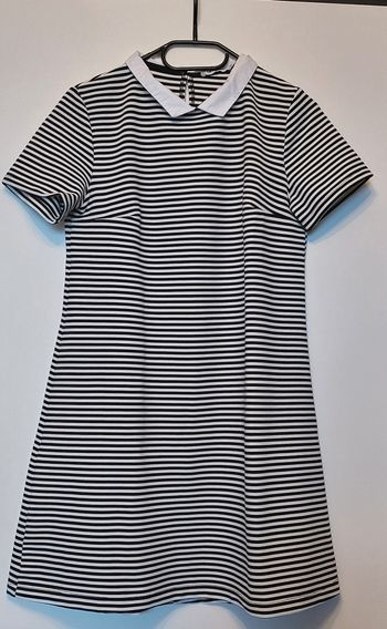 Robe rayée noire et blanche Col Claudine