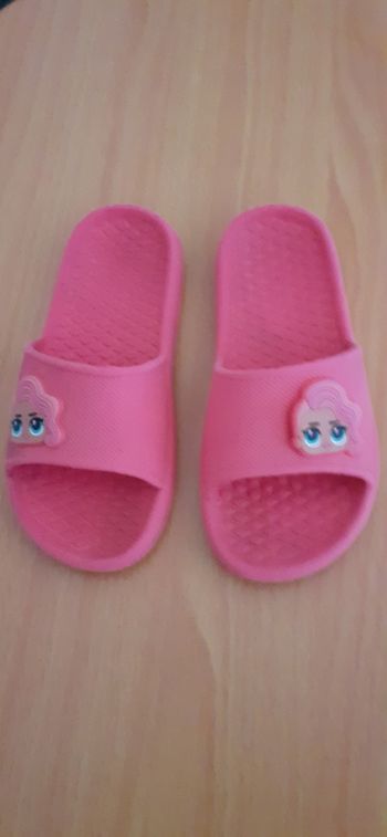 Claquettes fille pointure 27-28