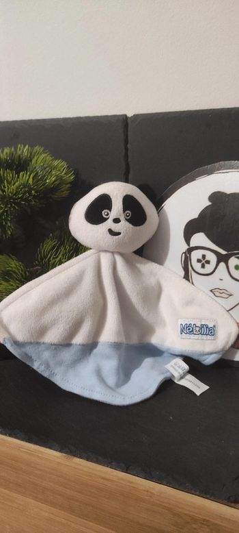 Doudou Panda Plat Bleu Blanc Nébilia noir  losange  jemini