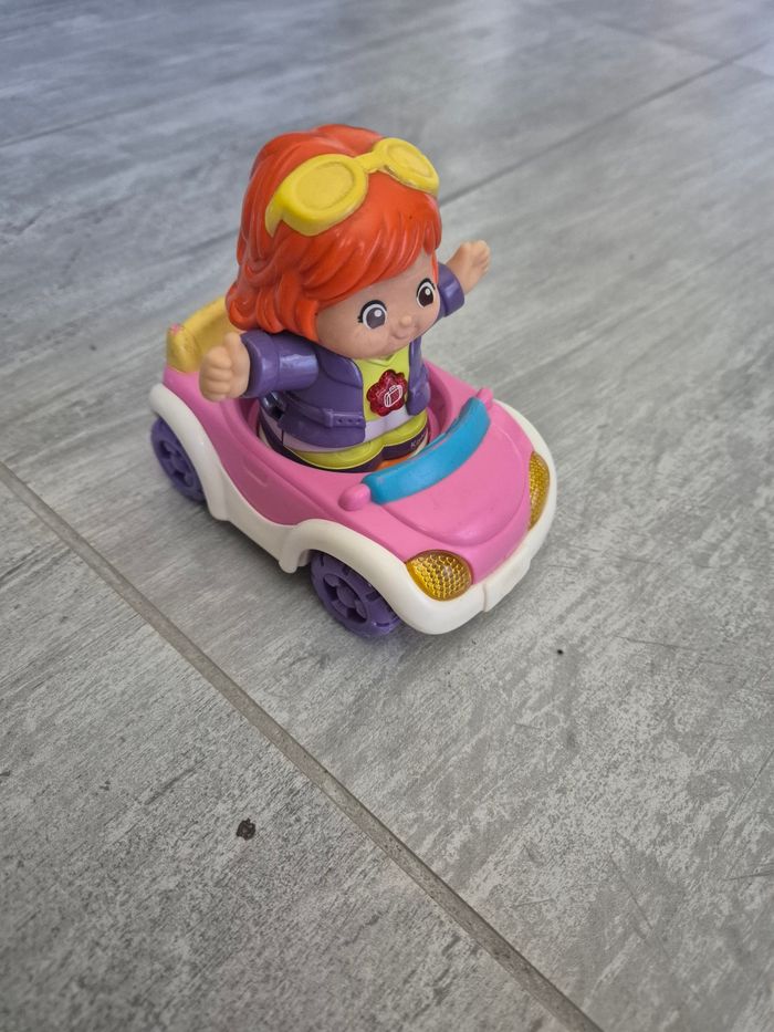Kate et sa voiture tut tut copain vtech