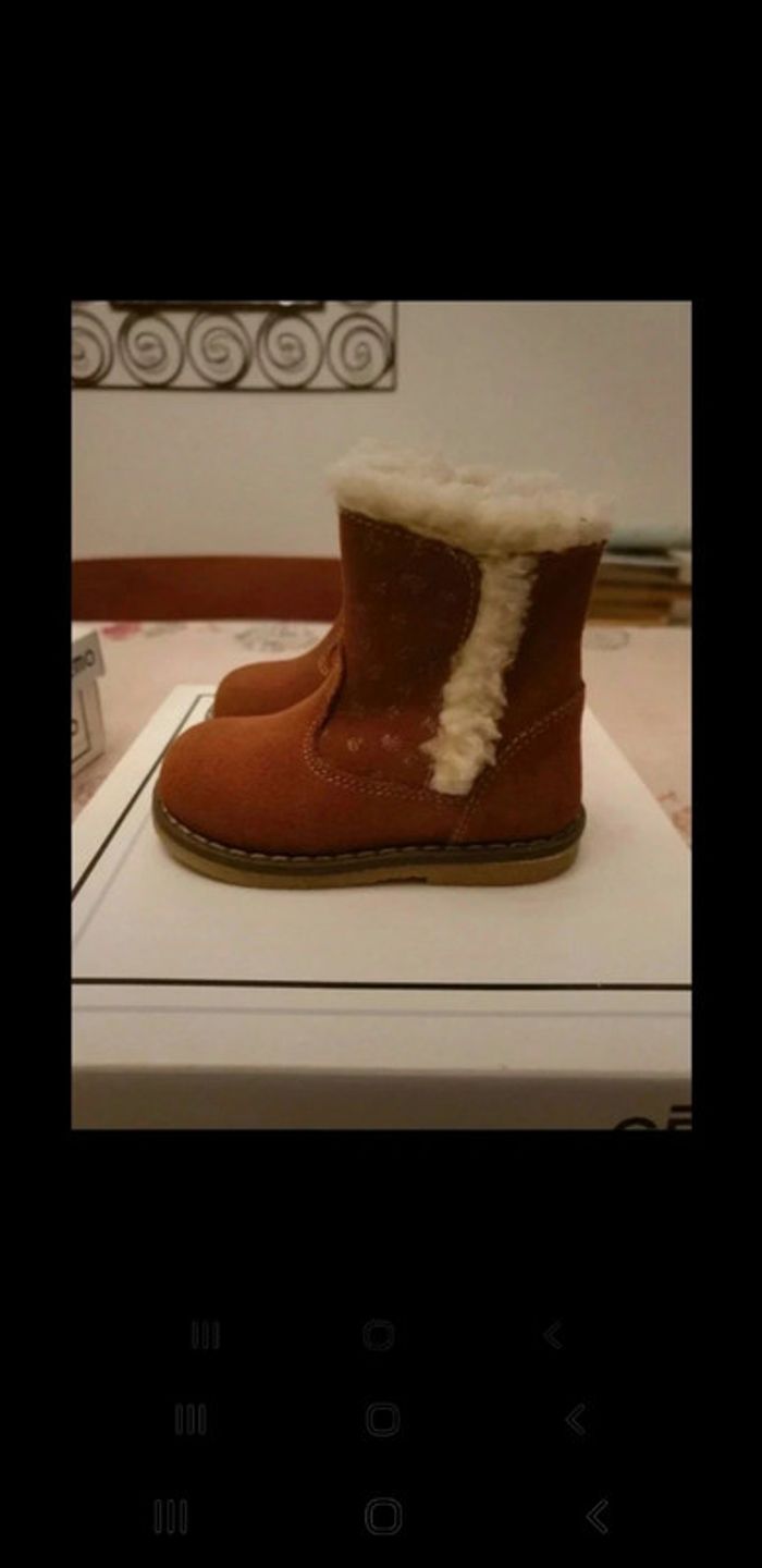 Bottes neuves chaudes cuir taille 20 - photo numéro 2