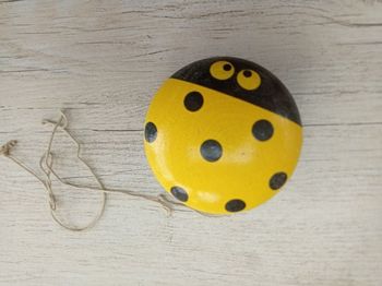 Yoyo vintage en bois - Coccinelle