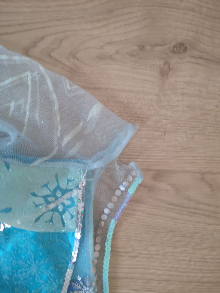 Robe déguisement Elsa la reine des neiges - photo numéro 5