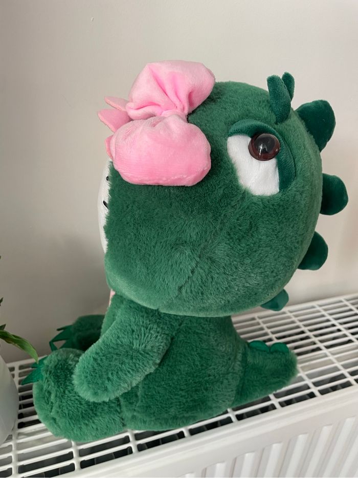 Peluche Sanrio Hello Kitty Dinosaure 🦖 - photo numéro 7