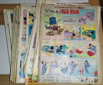Lot 23 journal de Mickey sans couverture datant de début 80 disney