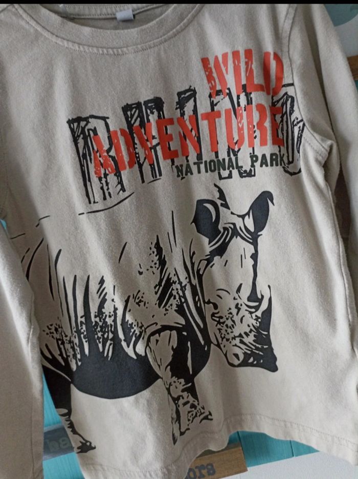 T shirt 6 ans🦏 - photo numéro 2