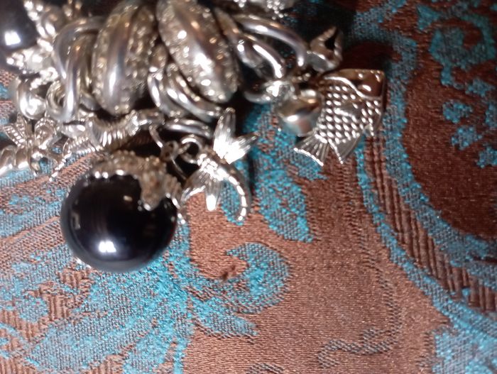 bracelet avec des breloques - photo numéro 5