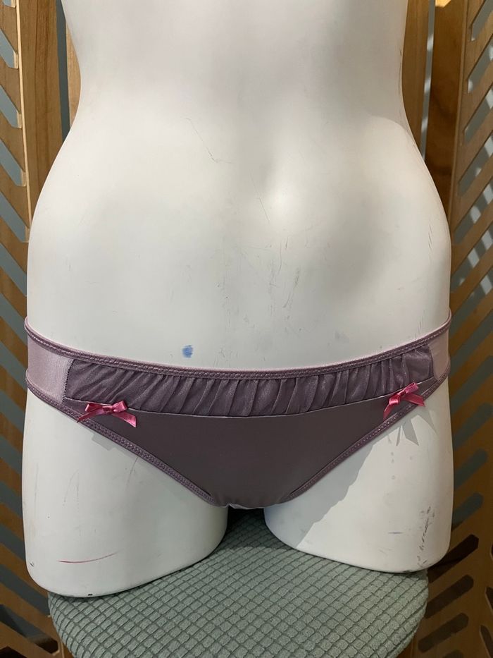Ensemble lingerie Wonderbra 95C et taille 2 - photo numéro 2