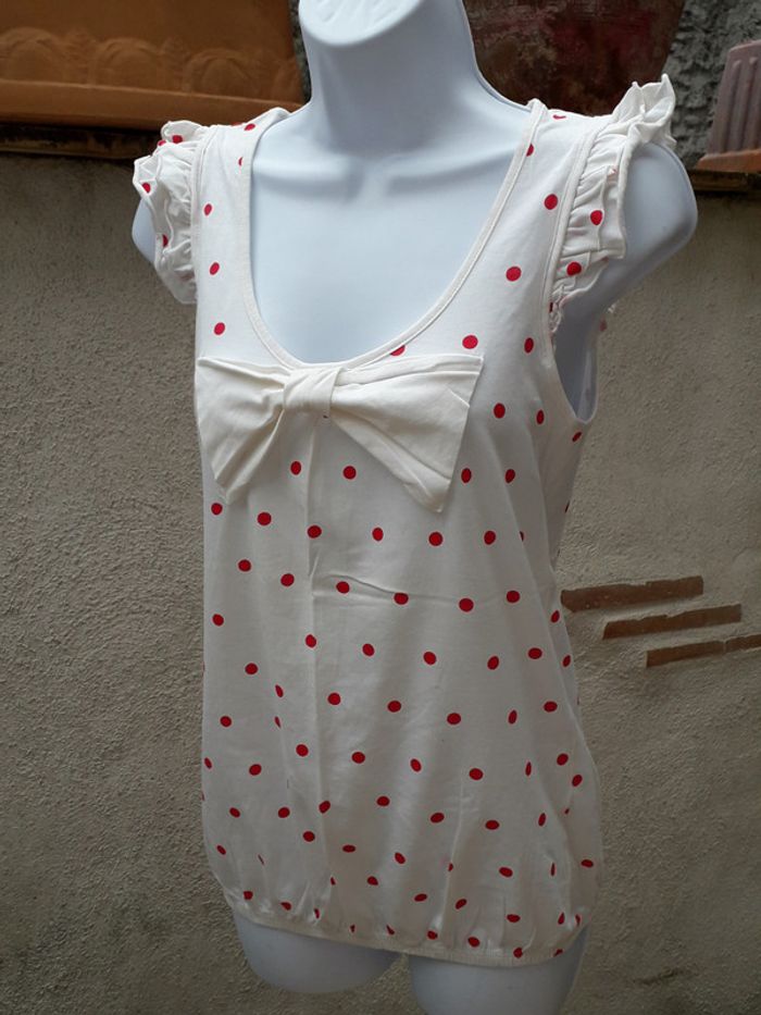Tee-shirt blanc à pois rouge - photo numéro 2